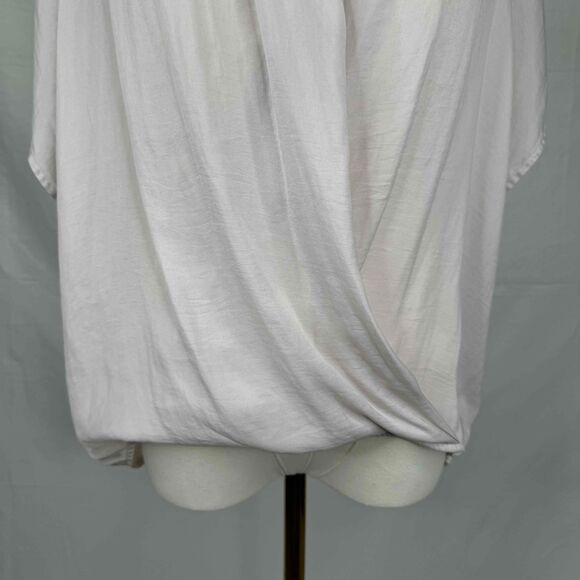 Vince Cream Short Sleeve Draped Blouse Small Preppy Transitional Basic Neutral - Picture 4 of 14